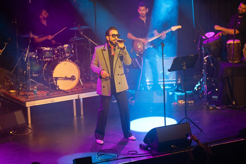 Habib Qaderi performing with his full band